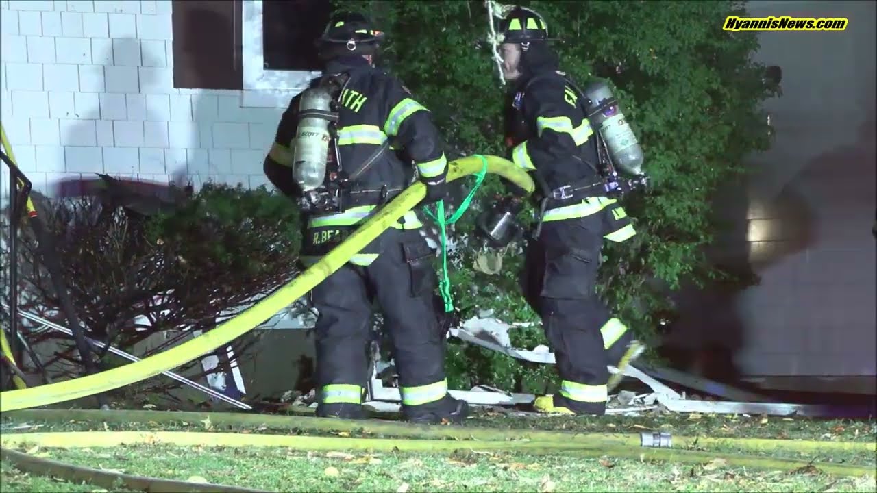 *** WATCH *** HOME’S ROOF COLLAPSES DURING FALMOUTH STRUCTURE FIRE