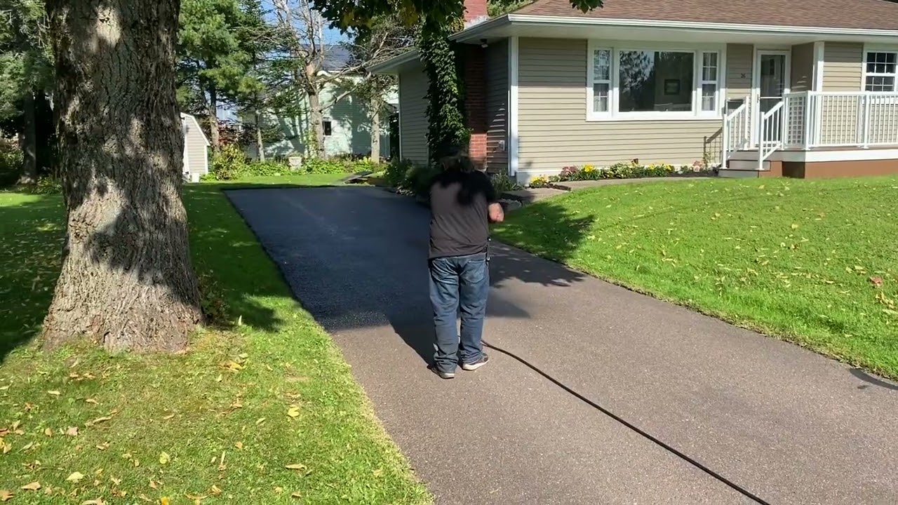 Professional Asphalt Spray Sealing: 