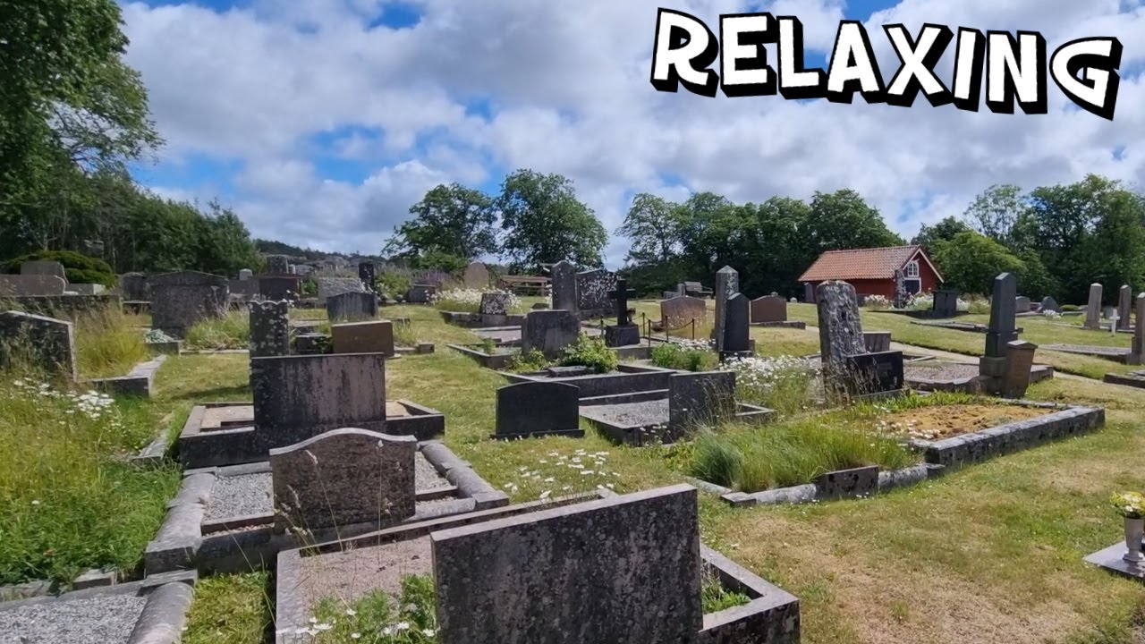Visiting an old (almost) abandoned cemetery - So Beautiful!