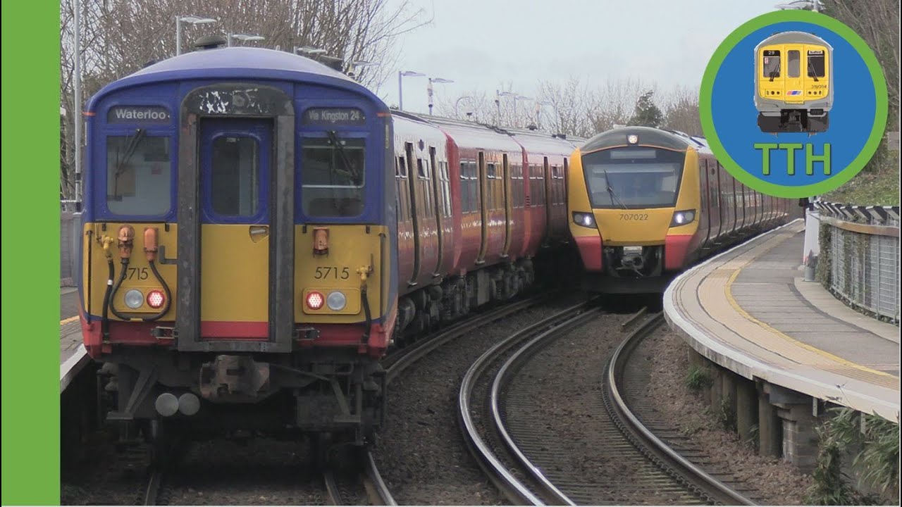 Trains at Hampton Wick
