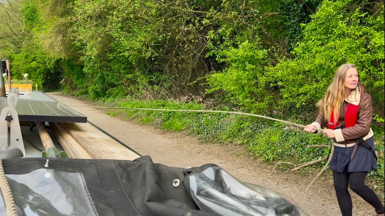 Trying to Get Somewhere Quickly on My Narrowboat Home!  #237