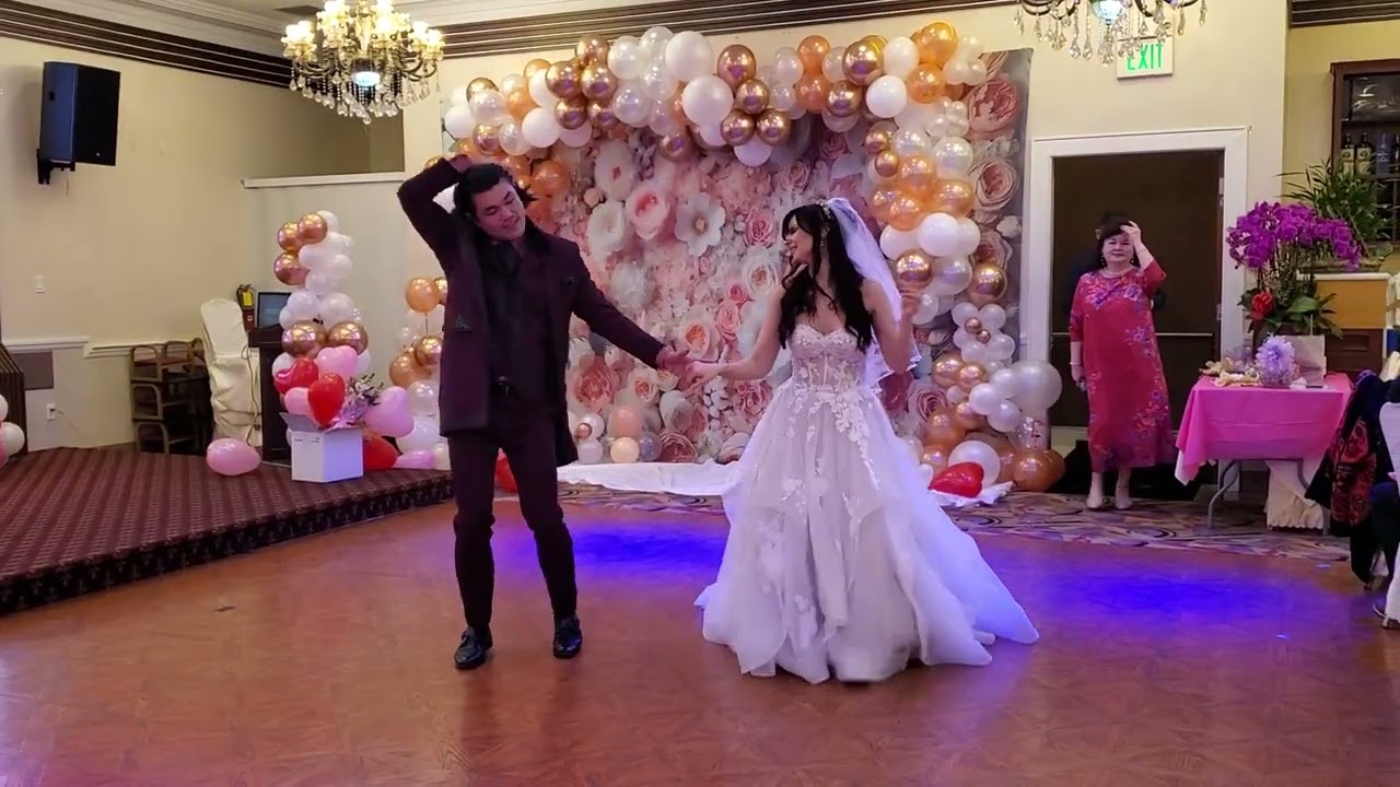 心愛的大兒子婚宴，和新媳婦一起共舞