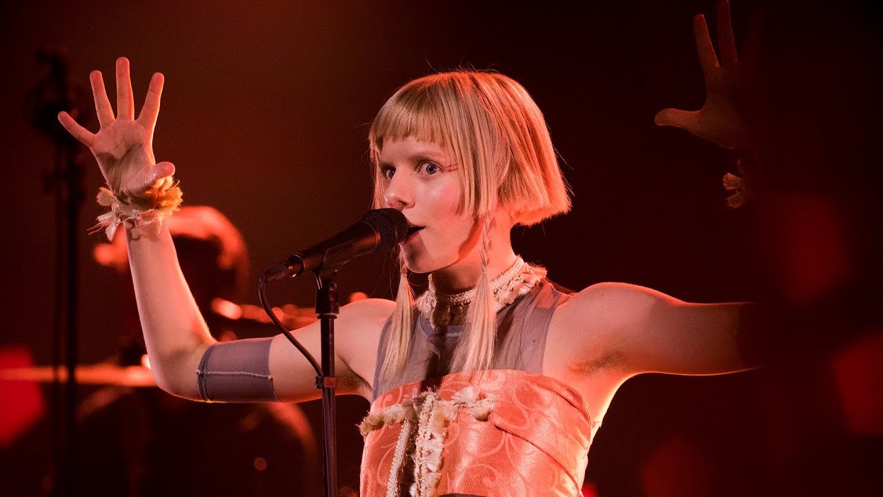 Live hos Lindmo: AURORA - «Forgotten Love»