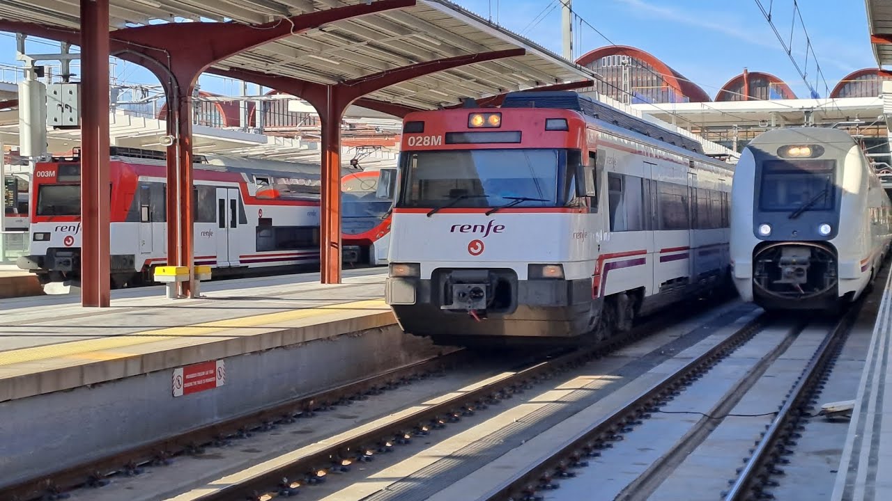 trenes en la estacion de madrid chamartin clara campoamor