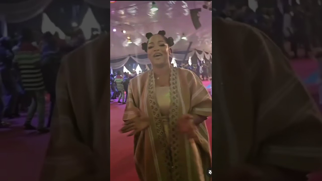 Queen Naomi Ogunwusi is outside having fun. #ooniofifewives #subscribe #ooniofife