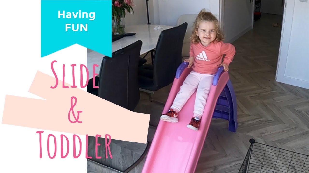 Slide & Toddler - 2 year old - Катаюсь с горки, кормлю собачек