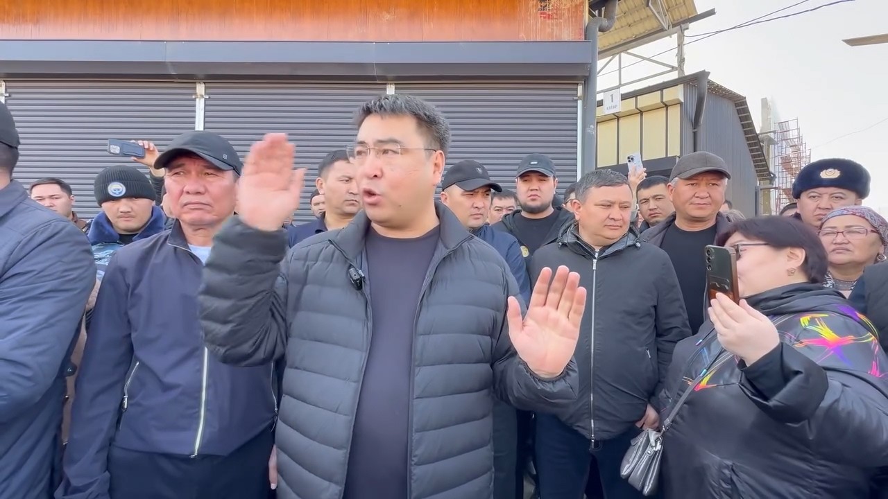 ОШ мэри Жанар Акаев КЕЛЕЧЕК базары ТЕЗ арада КӨЧҮРҮЛӨТ деди / ГорГАИ тараптагы жол 8 тилкелүү болот
