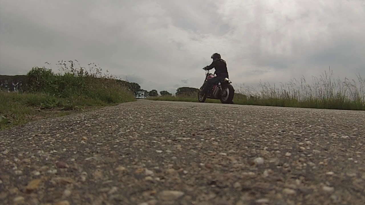 Honda Super Magna VF700C stock exhaust: sound and flyby after drilling 4 6mm holes