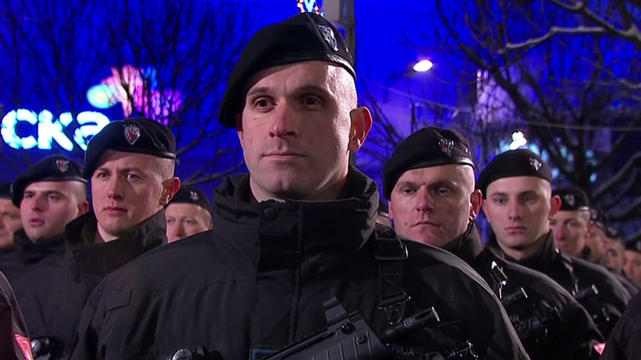 Policijski orkestar izveo himne 