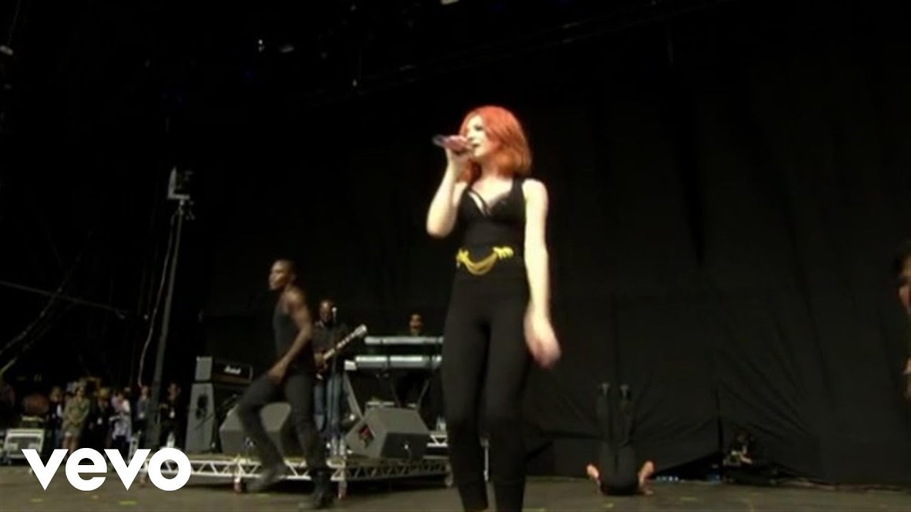Girls Aloud - Jump (Live at V Festival, 2008)