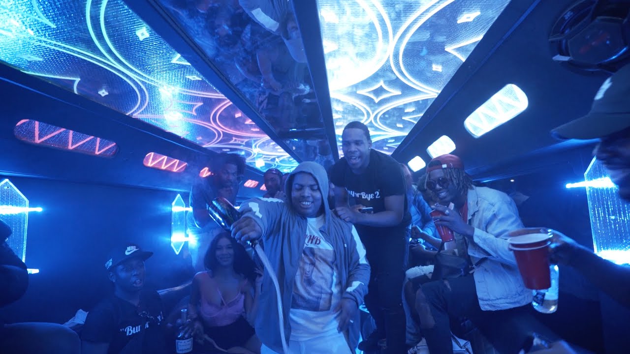 Smiley - Living (Official Video)