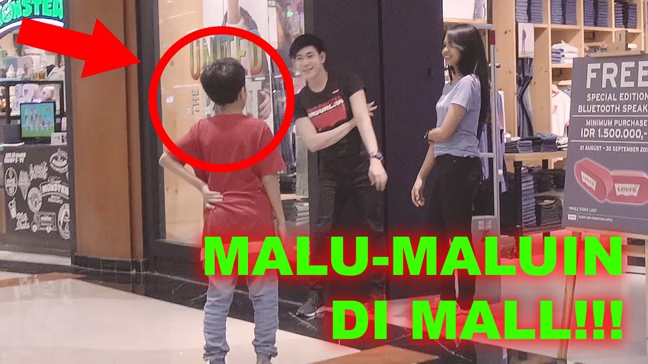 Jadi Patung Sampai Jatoh di Mall!! With Fatimah Halilintar