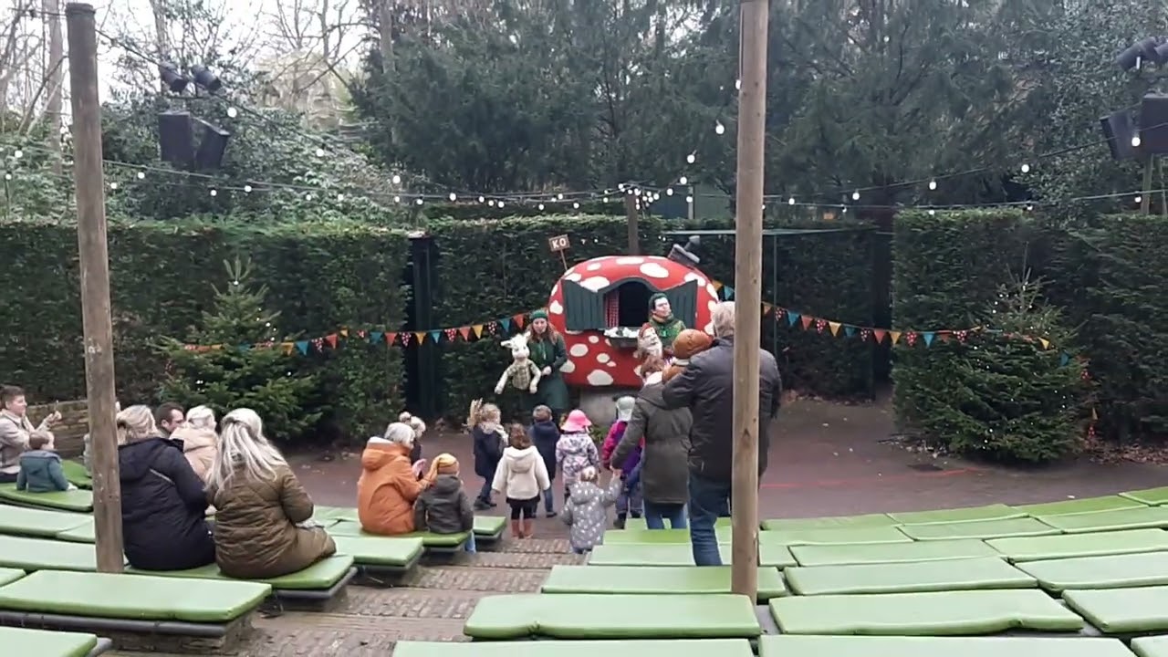 Geitje Benjamin en Kabouter Ko zingen: Er was eens een Sprookjesboom