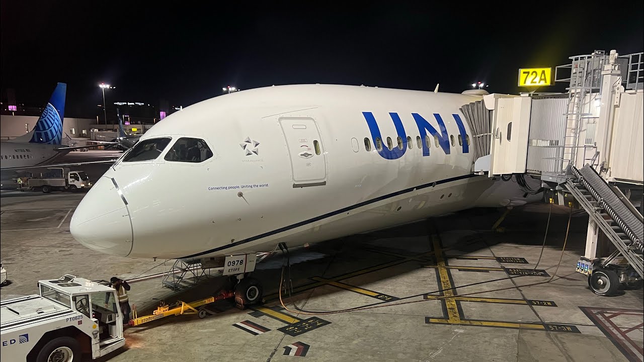 (Surprise Homecoming Trip) United Airlines UA152 Los Angeles (LAX)-Hong Kong (HKG) 11/28/2024 B787-9