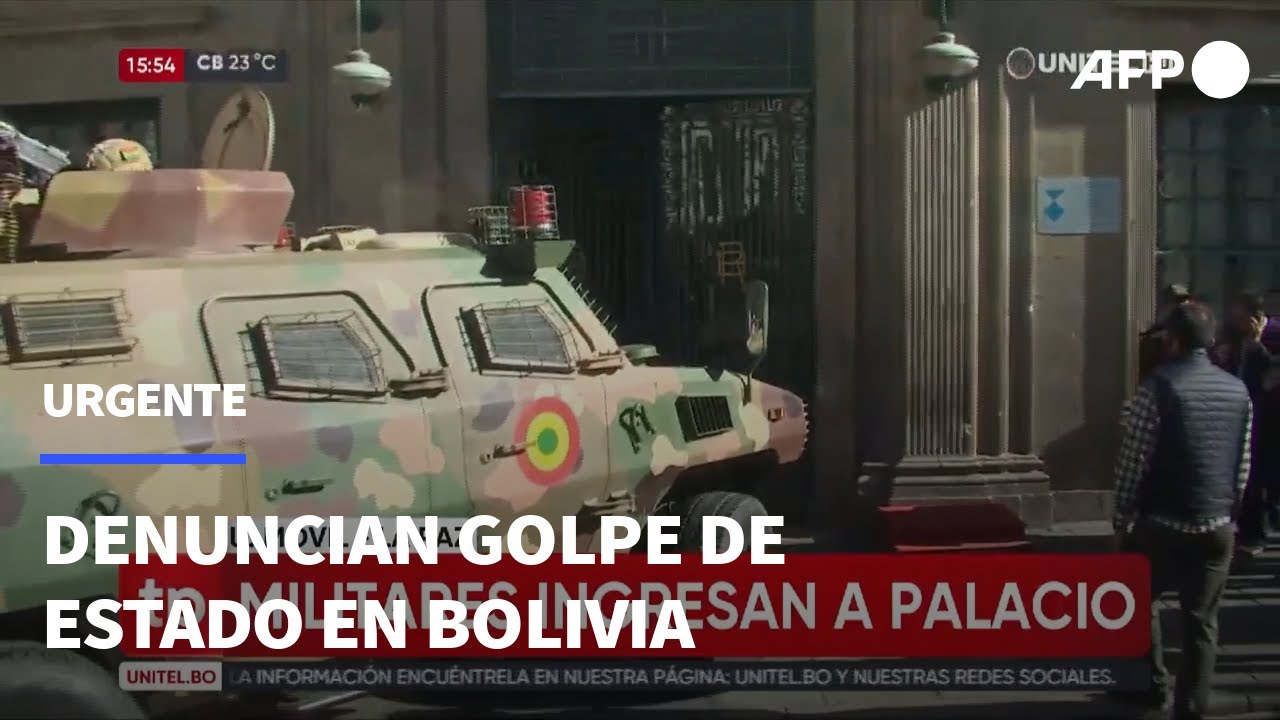 Militares intentan derribar puerta del palacio presidencial en Bolivia | AFP