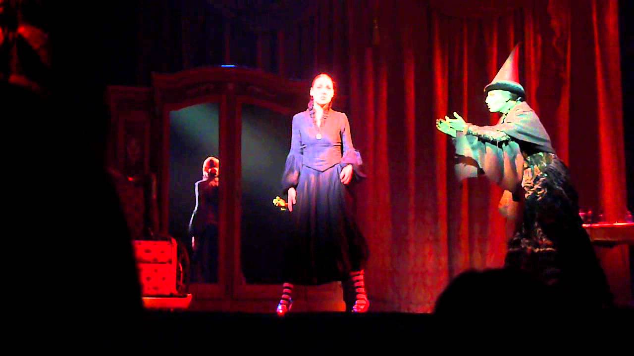 Myrthe Maljers als Nessarose in wicked