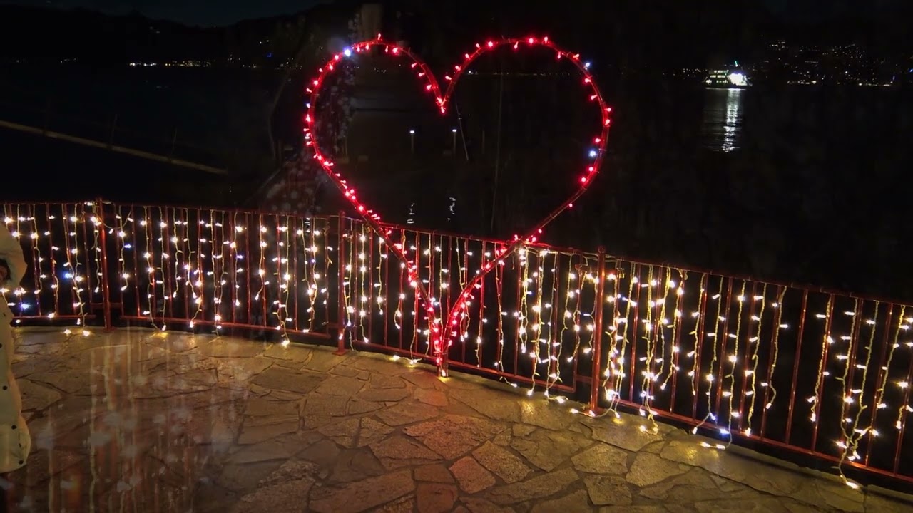 HAPPY HOLIDAYS FROM VARENNA