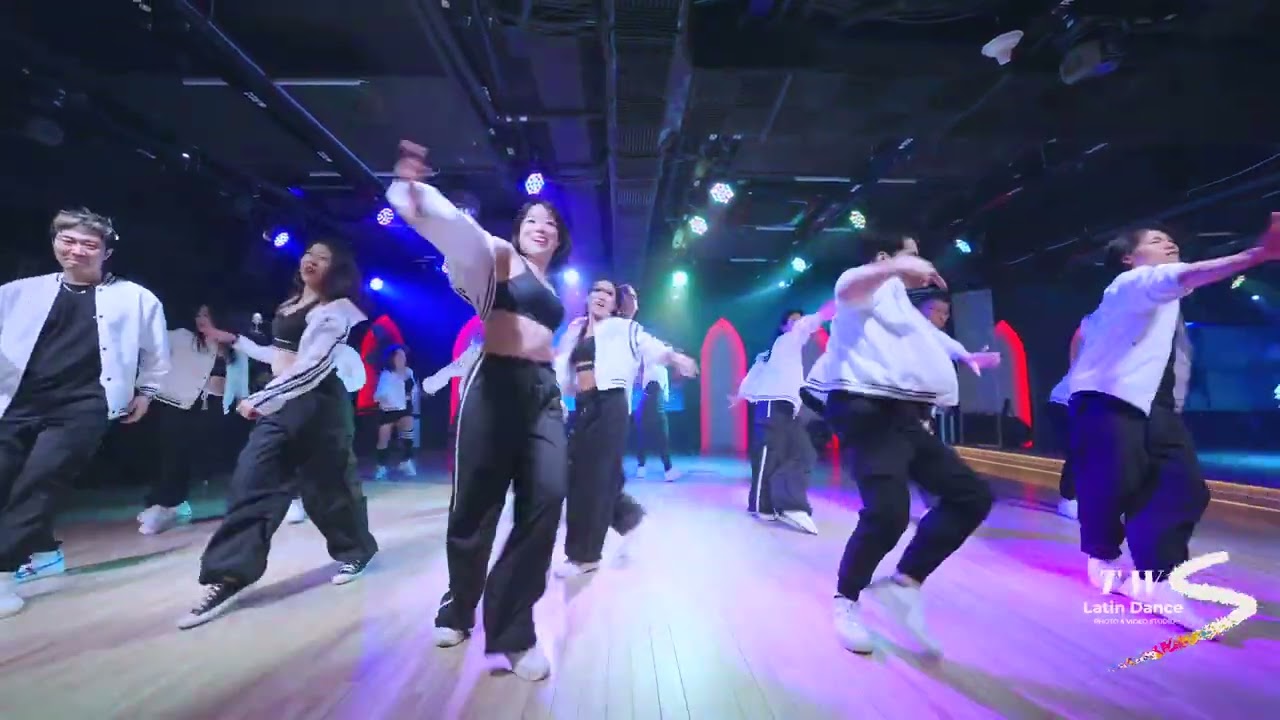 20260318 KLUI Dominican Bachata 'No Me Desconectes' @ Club LATIN. Video by @TWSlatin 