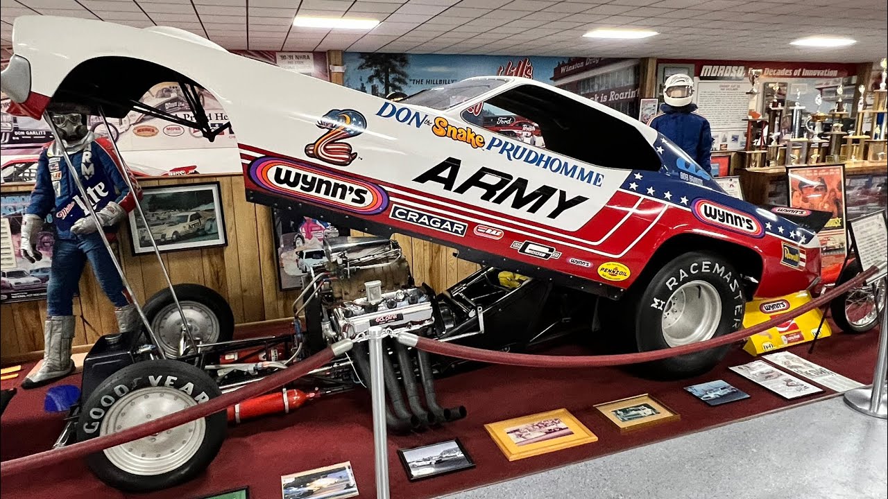 Don the Snake Prudhomme’s Army Funny Car & hot wheels slingshot dragster @ Big Daddy’s #nhra #mopar😎
