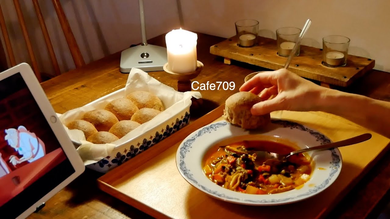 빵 만들고 수프 끓여서 저녁 먹기, 집에서 보내는 일상
