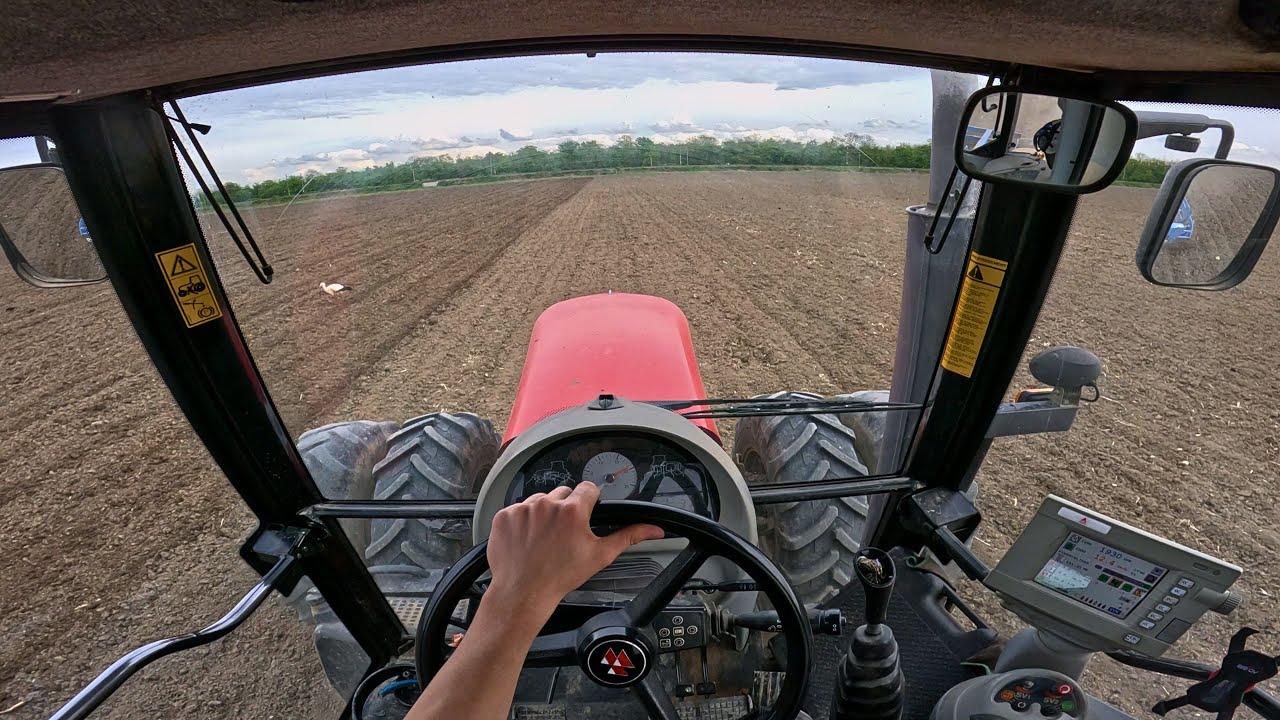 Cab View | Massey Ferguson 7495 Jumelés & Lemken Korund