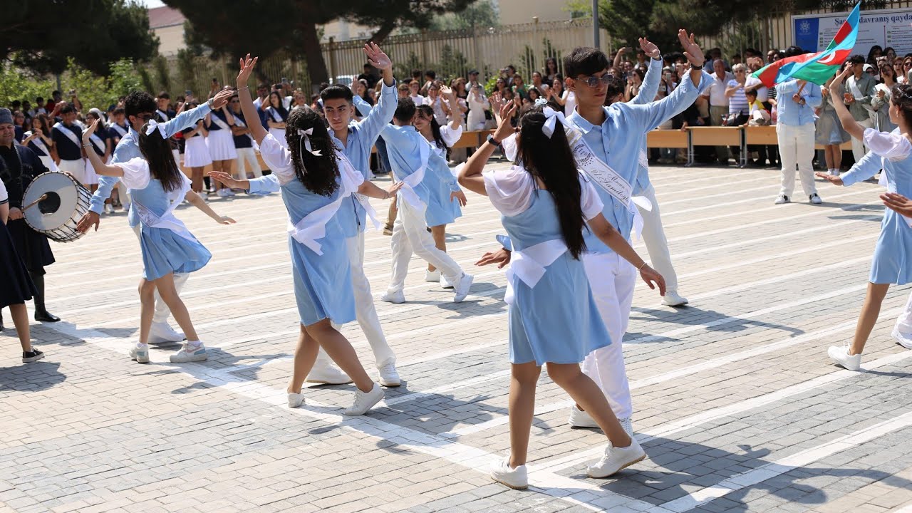 Unudulmaz “Son Zəng”221 nömrəli tam orta məktəb 11B