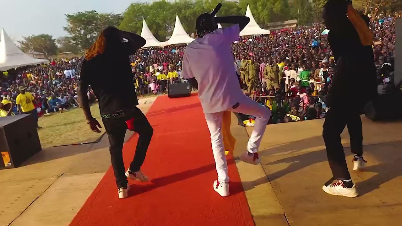 Exclusive stage performance from Samie Boss Freestyle Boy _ mp4