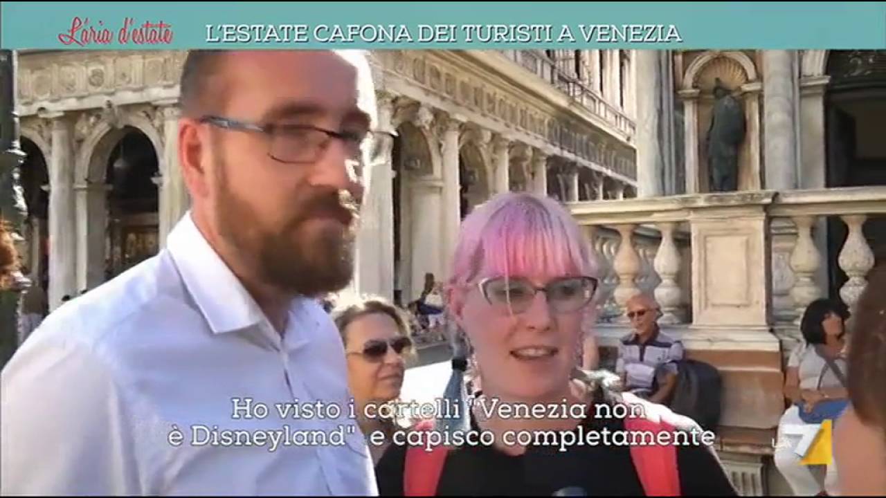 L'estate cafona dei turisti a Venezia