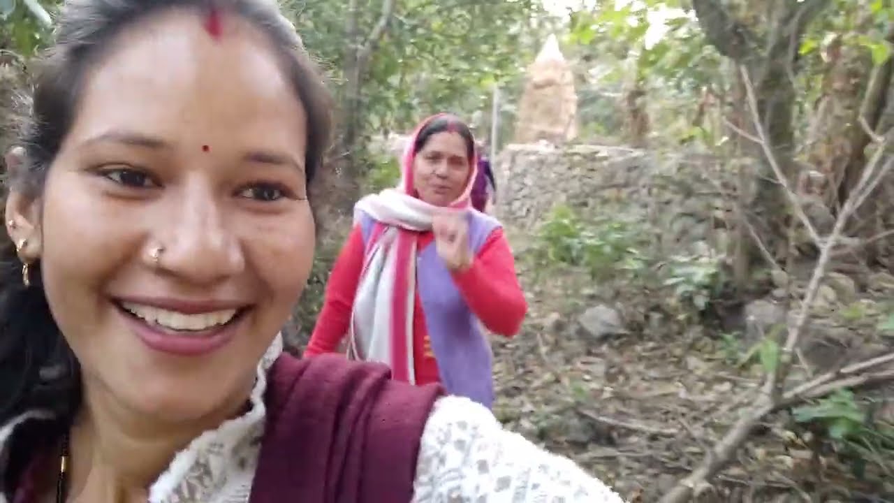 अंजू कंडियाल की बर्थडे पार्टी🫣😀😀#गढ़वालीभजन#पहाड़ीकल्चर #उत्तराखंडदेवभूमि #कीर्तनभजन 