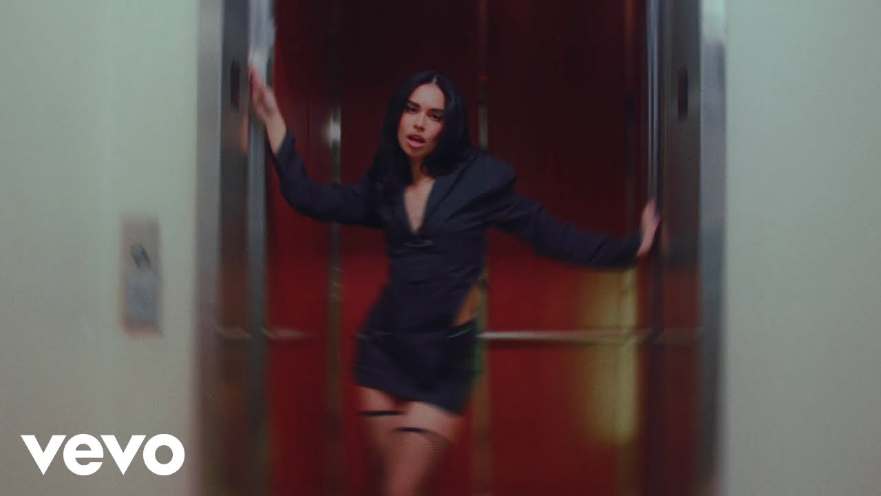 UNA MIA - Nothin