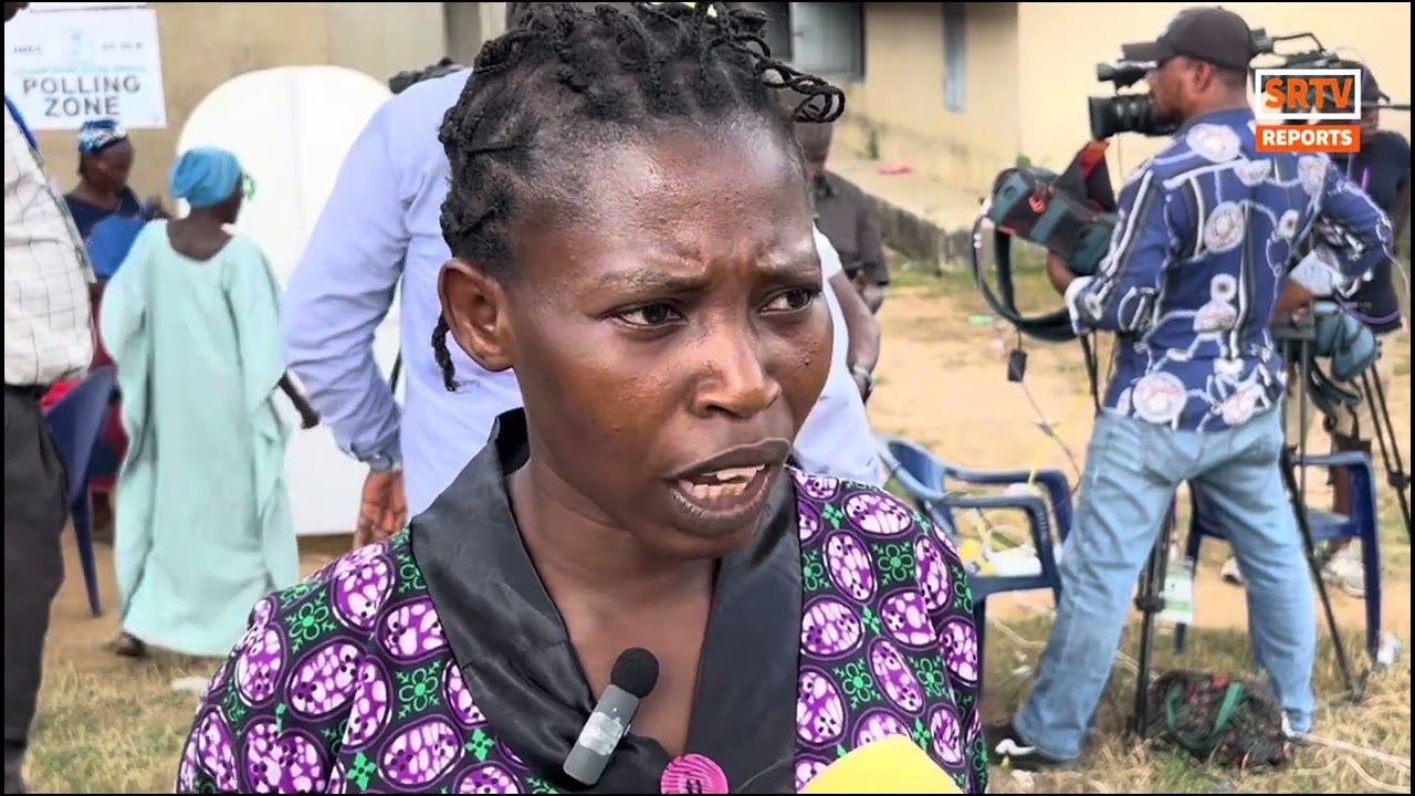 A Voter At Apoi Ward 2 In Kiribo, Ondo State Lament Slow Pace Of Accreditation And Voting Process