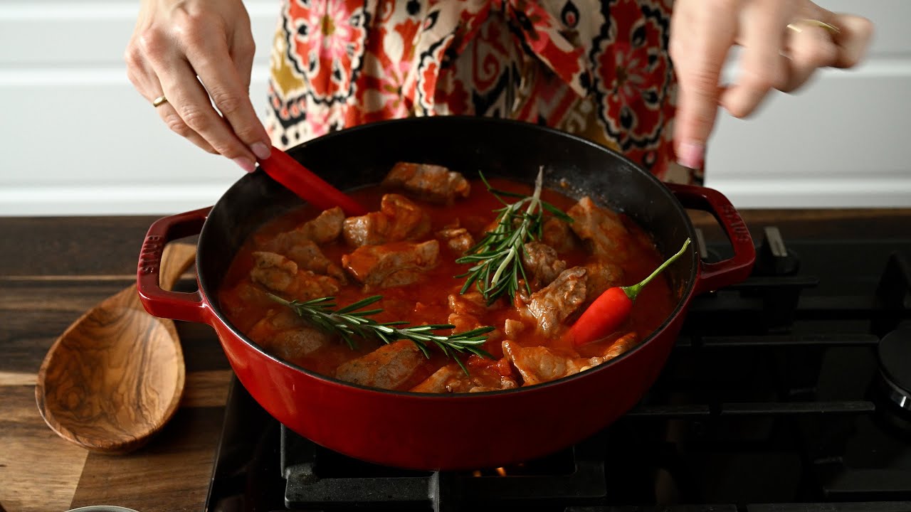 Просто и празднично: идеальный рецепт мяса, который поразит ваших гостей!