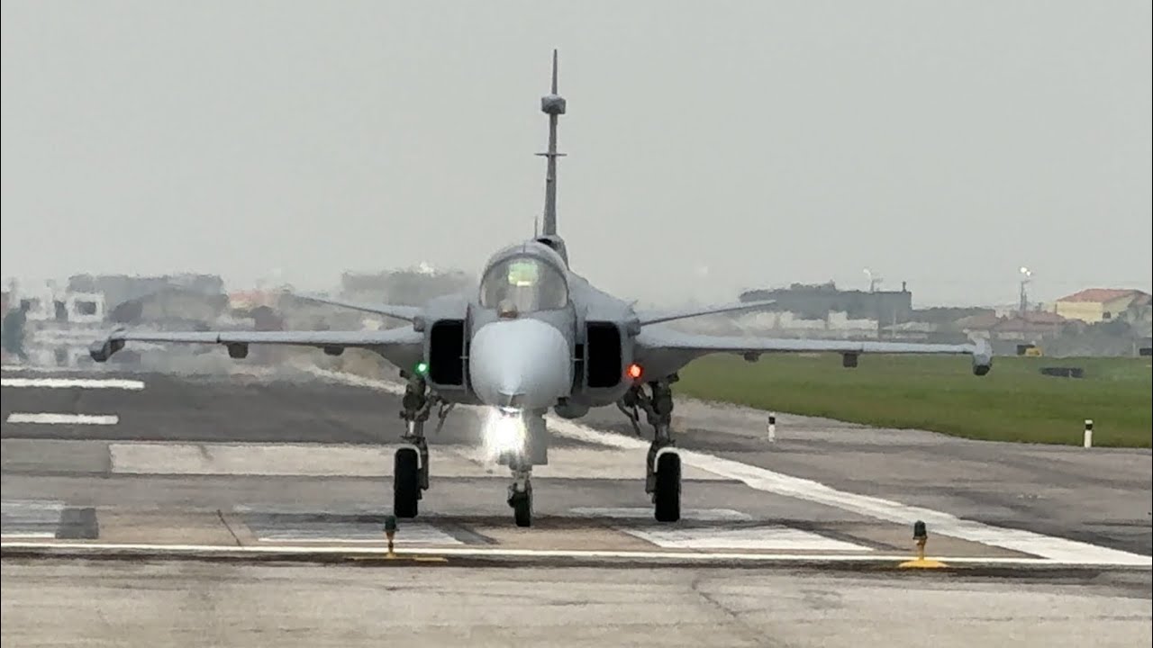 Decolagem do CAÇA F39 GRIPEN da Força Aérea Brasileira - FAB 4108