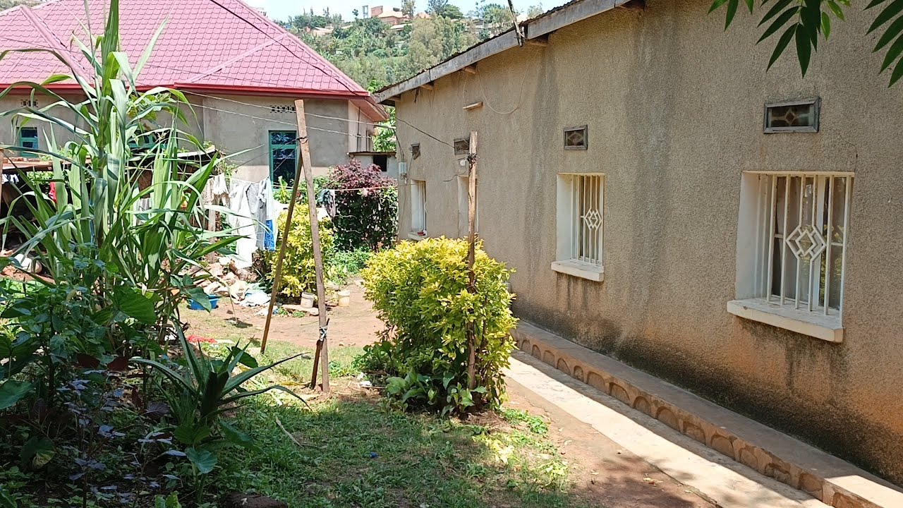 INZU MUBUSO 480sqm IGURISHWA 38M no negotiable INYAMIRAMBO 0786779769