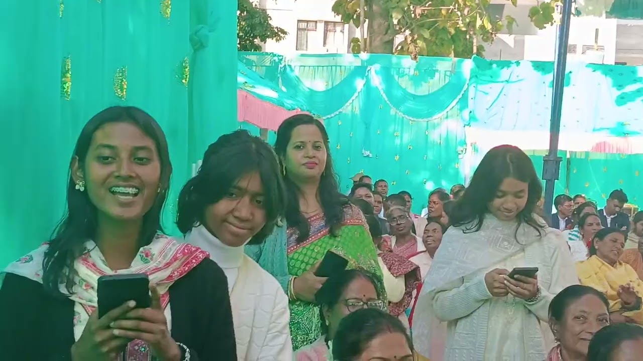 JYOTI AUR JHON ke shaadi par cake kar swagat 