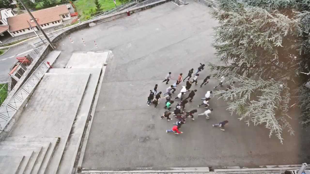 ISIS  LipDub 2 con i Negrita dal vero! - A modo mio - Enrico Fermi  2012