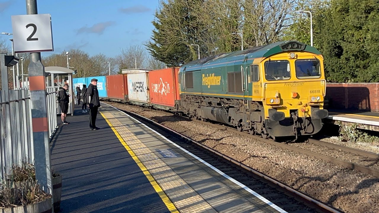 Freightliner 66518 4L73 with 40 containers & 195010 1L60 Lincoln to Leeds 12;45 Lea Road 24/1/2026