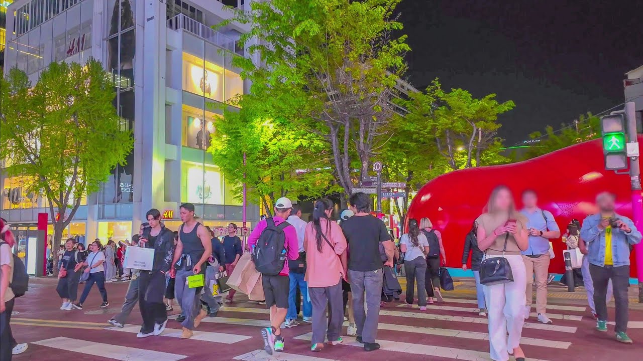 Seoul Night Walk 🇰🇷 | Trendy Youth & Street Fashion in Hongdae & Myeongdong (4K)