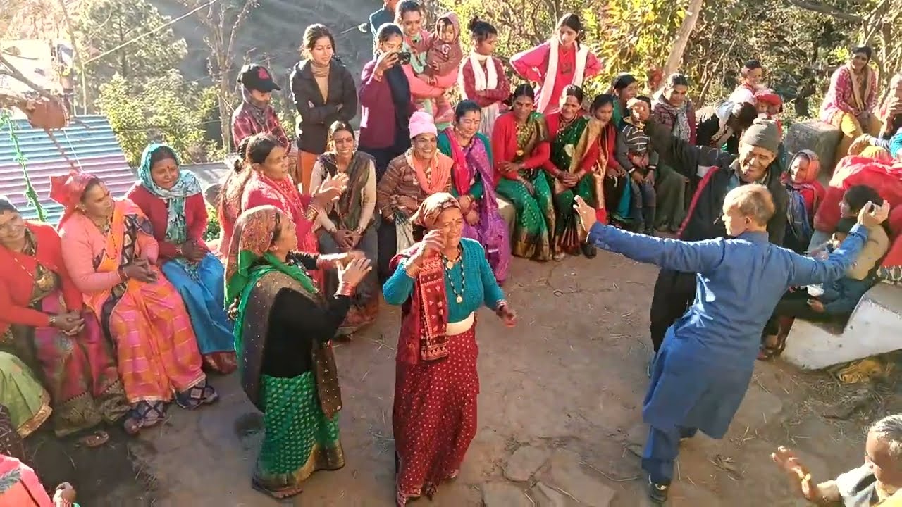 kumauni nyoli gane dance वीडियो लास्ट जरूर देखना#deepanailwal9299