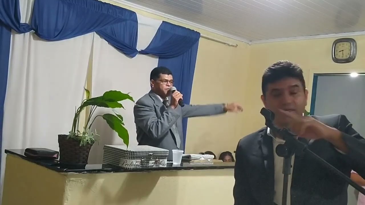 Noite de muito louvores a Deus 