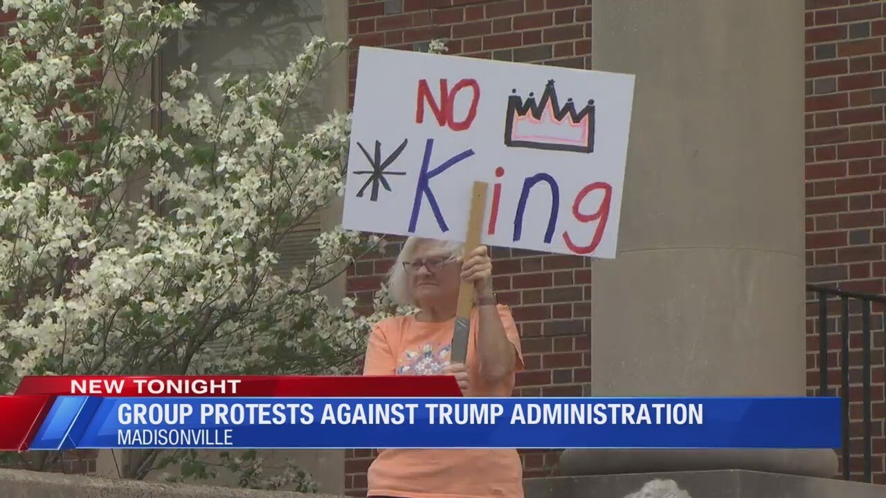 More than 100 gather in Madisonville to protest Trump administration, Garcia deportation