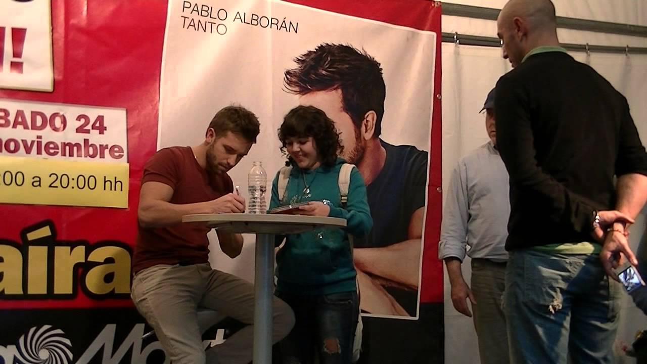 2012 - Firma de Discos de Pablo Alboran en Media Markt Alcala de Guadaira (Parte 5)