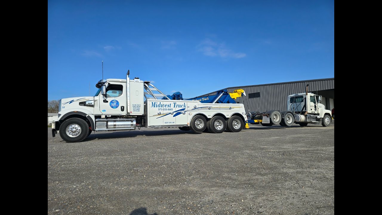 Taking Care of Business!!  New Western Star Working Hard!!