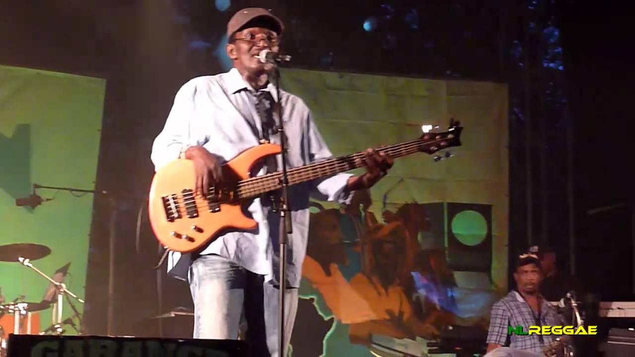 LLOYD PARKS & WE THE PEOPLE "Mafia" Garance Reggae Festival, France 2012