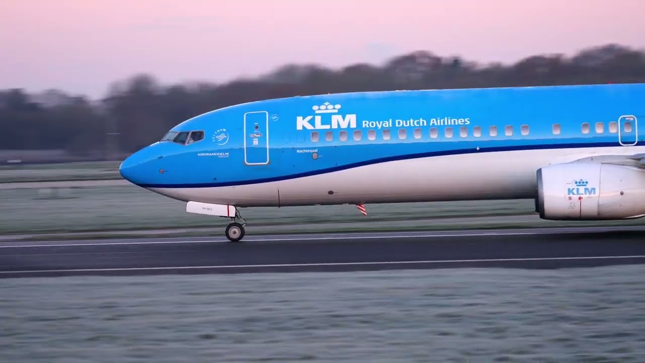 KLM Royal Dutch Airlines Boeing 737-900 departure !