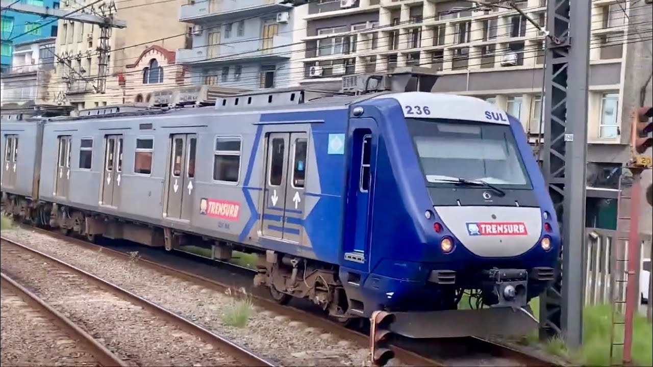 Trensurb | Chegada e saída de trens Alstom série 200 na estação Mercado