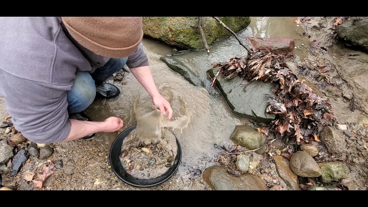 Panning for Gold -----Test panning a new creek in Iowa