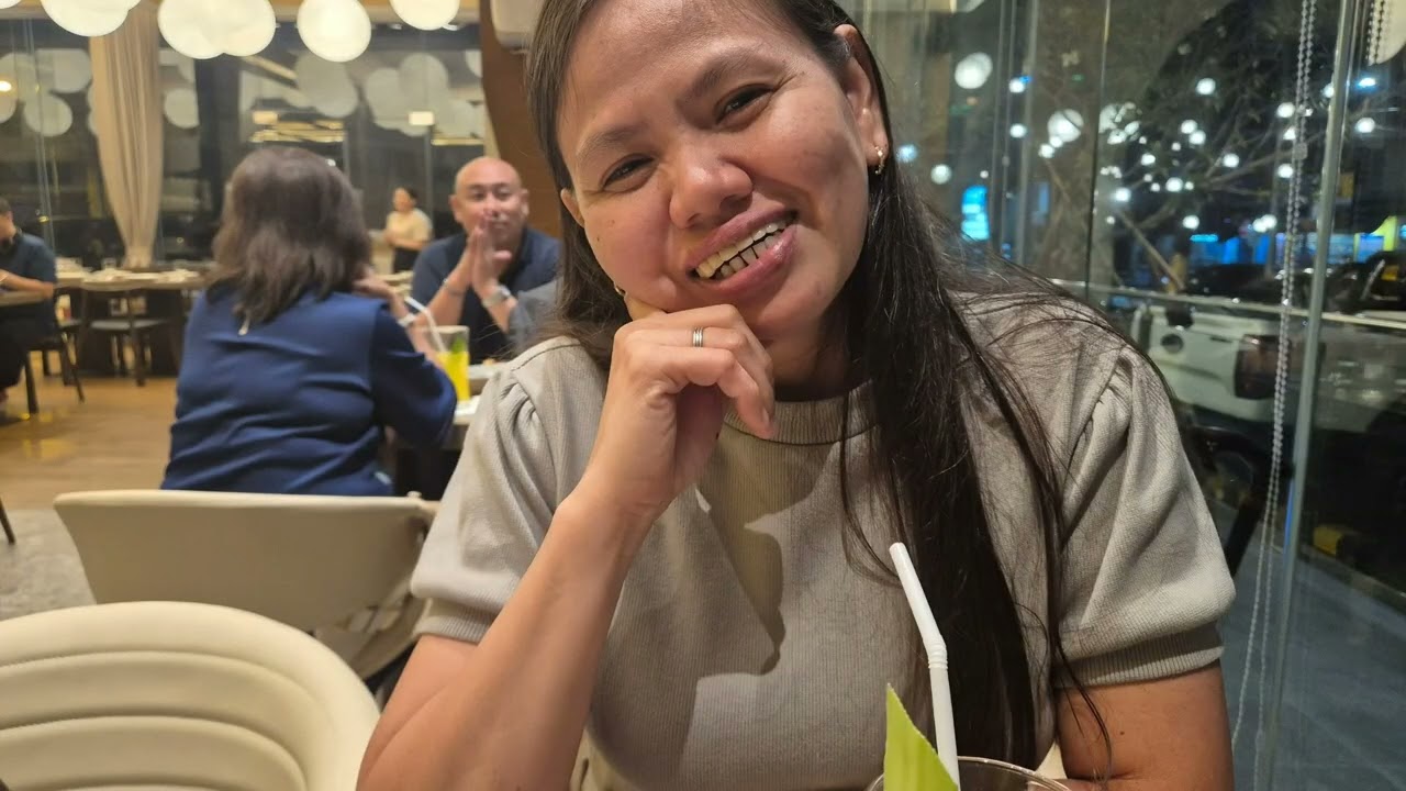 Valentines Surprise and Siklab Restaurant in Makati Manila Roses #2026 #expatlife #philippines 