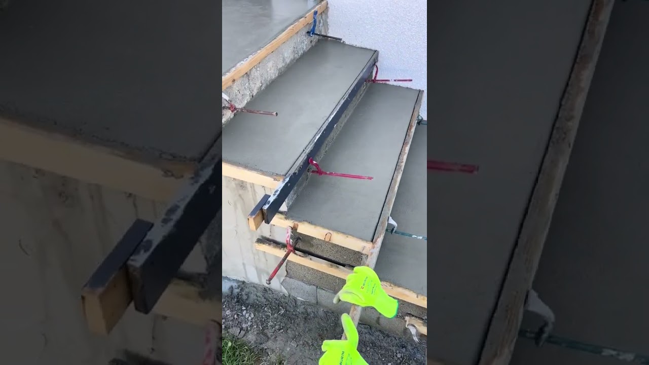 La r&eacute;novation d&rsquo;un escalier, les marches sont termin&eacute;es