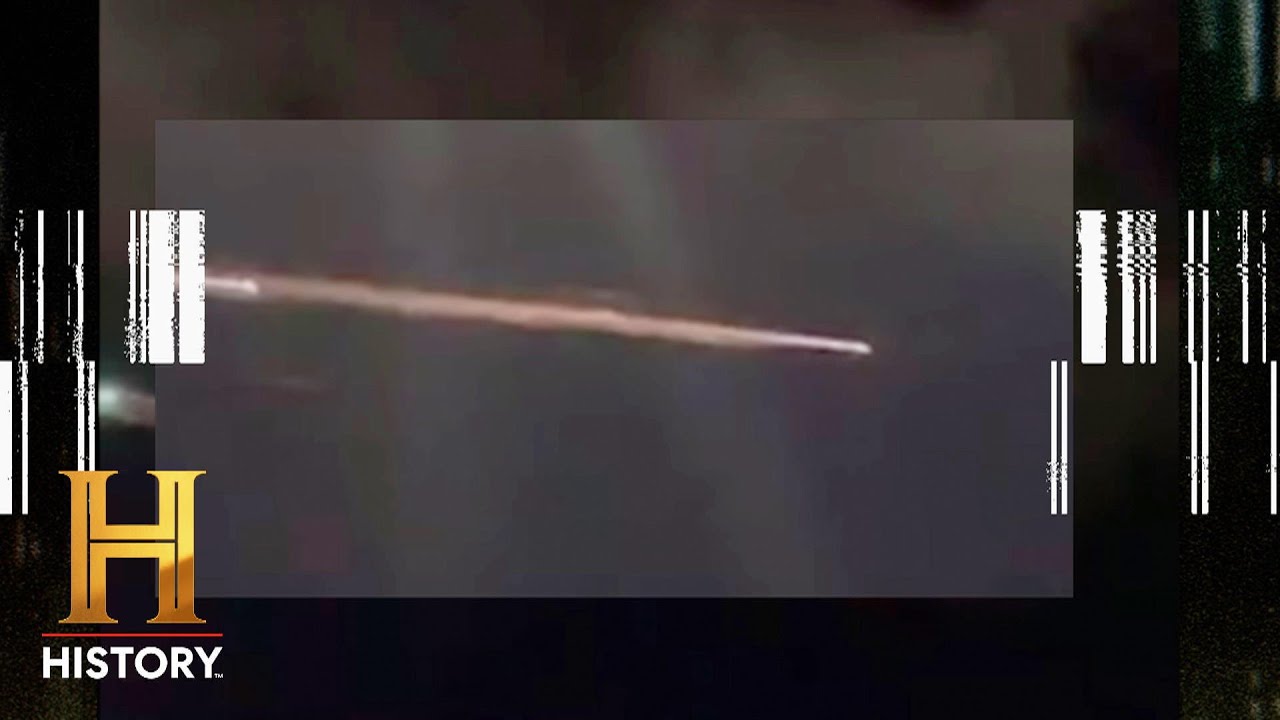 TWIN UFOS TEAR OPEN THE AUSTRALIAN SKY | The Proof Is Out There (Season 2) | History